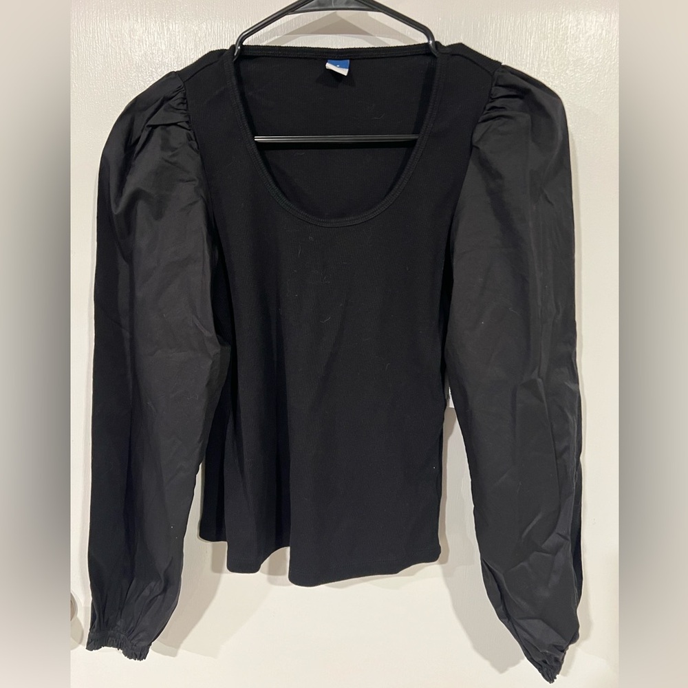 Black fitted long sleeve shirt